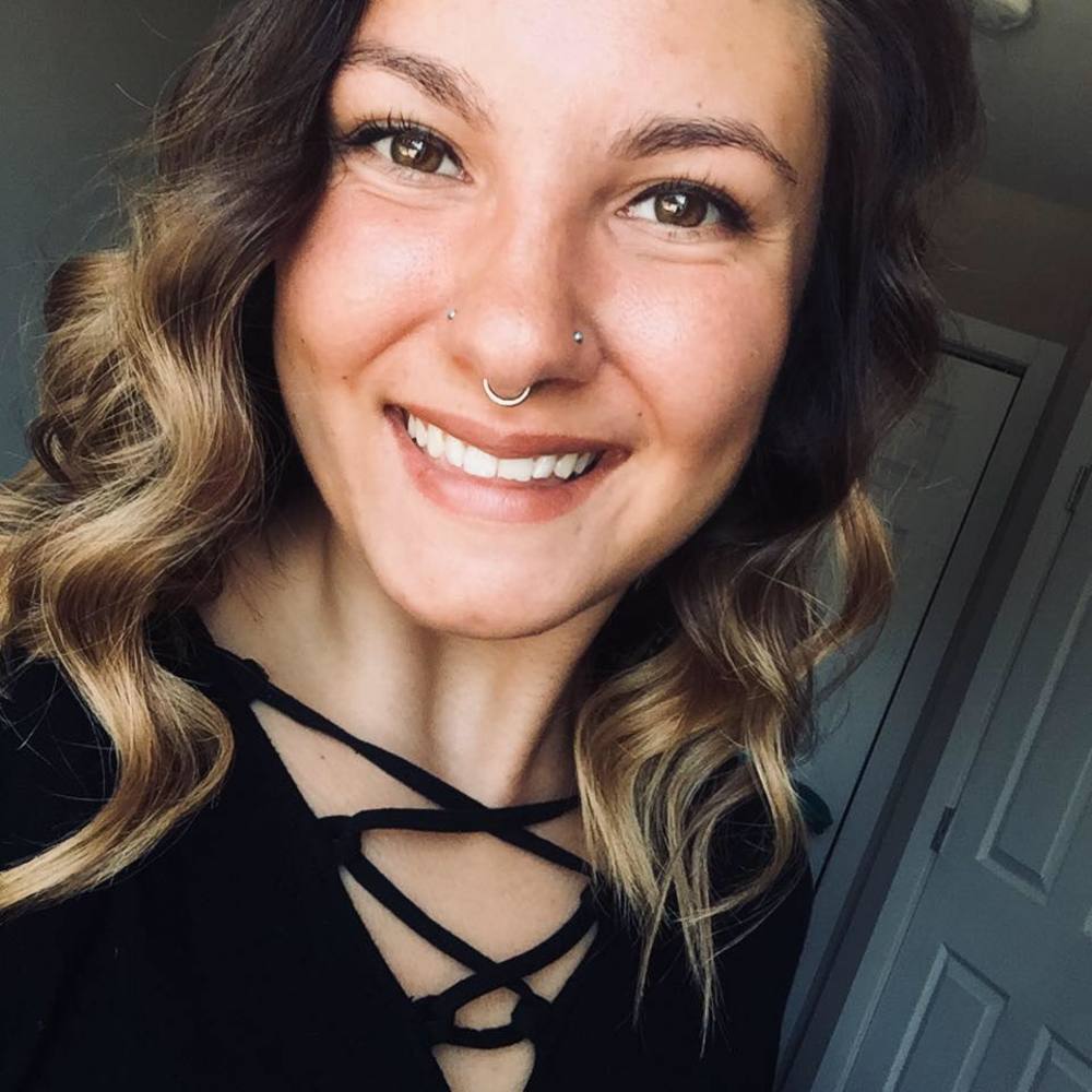 Meet your Posher, Simone